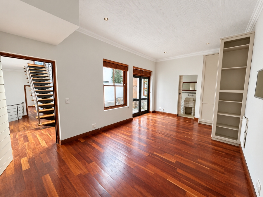 5 Bedroom Property for Sale in North Oaks Western Cape
